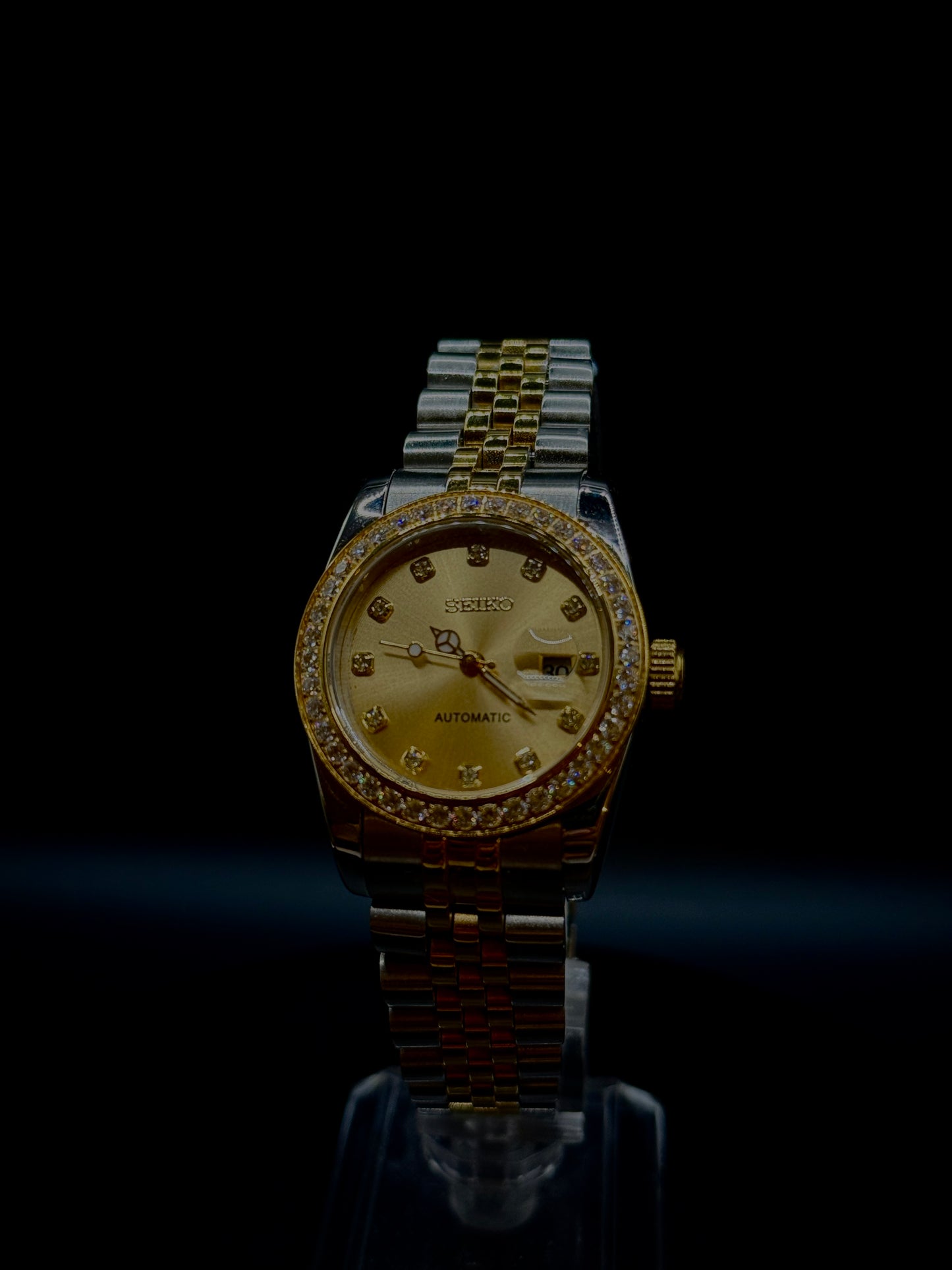 Aurelia Gold Dial