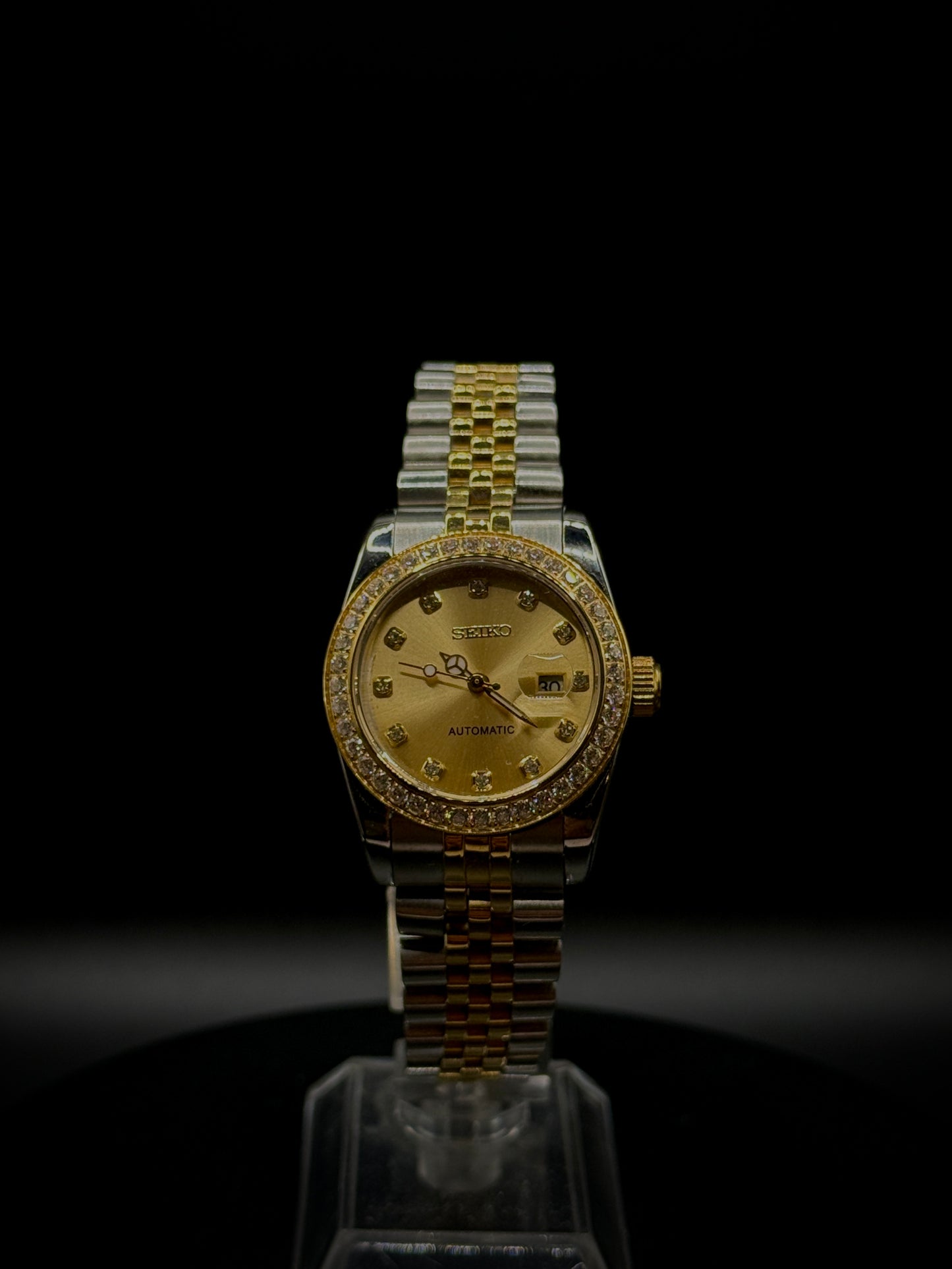 Aurelia Gold Dial